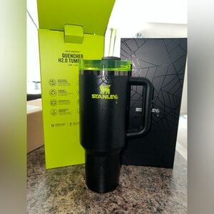 40oz Stanley 2024 Halloween